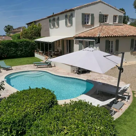 Superbe Jardin, Piscine Villa